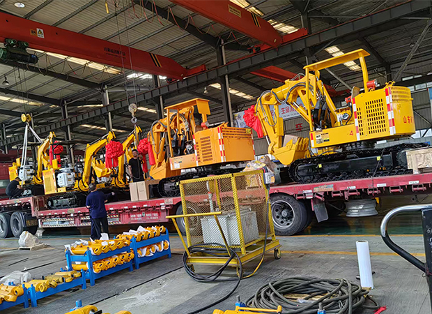 山东东达机电有限责任公司自主研发的一批液压挖掘机成功发货